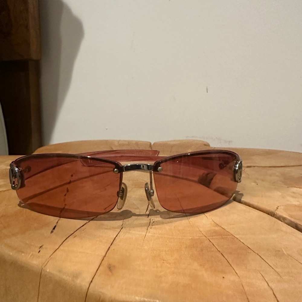 Gucci Sunglasses with Rose-Tinted Lenses